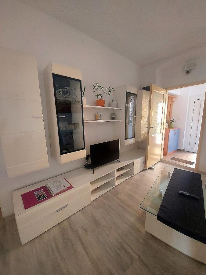 Apartma_samy *